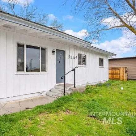 Buy this 3 bed house on 1271 Southwest 3rd Avenue in Ontario, OR 97914