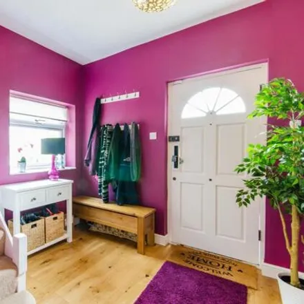 Image 7 - Friday Hill West, London, E4 6EW, United Kingdom - House for sale
