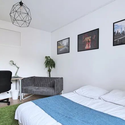 Rent this 1 bed apartment on 21 Rue Duret in 75116 Paris, France
