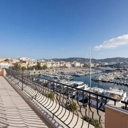 Image 1 - 72 Boulevard de la Croisette, 06400 Cannes, France - Apartment for sale