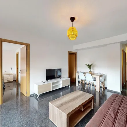 Rent this 4 bed apartment on Consum in Avinguda del Port, 79