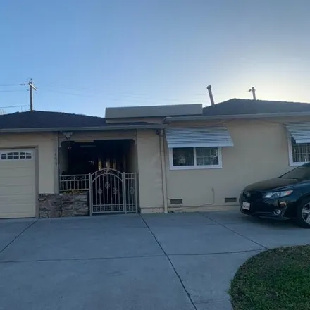 Buy this 3 bed house on 1499 Piedmont Road in San Jose, CA 95132