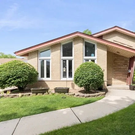 Buy this 3 bed house on 7998 Parkside Avenue in Burbank, IL 60459