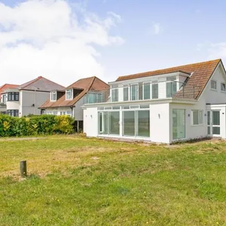 Image 2 - 17 The Esplanade, Tendring, CO15 5TT, United Kingdom - House for sale