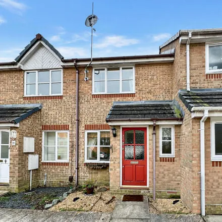 Buy this 2 bed townhouse on Collett Close in Hedge End, SO30 2RR
