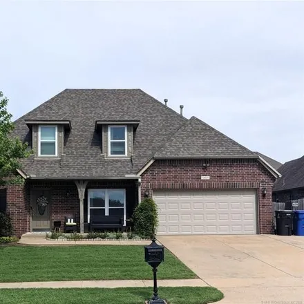 Buy this 6 bed house on 2405 South 13th Street in Broken Arrow, OK 74012
