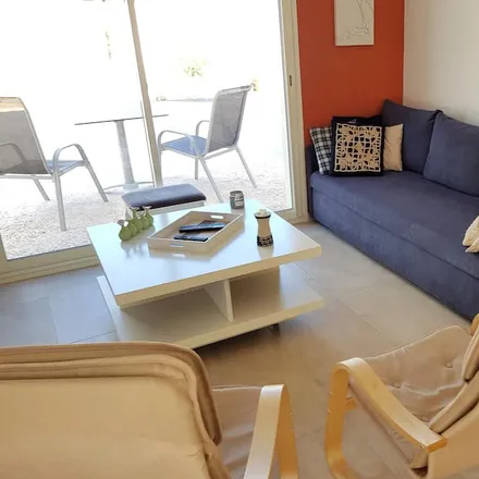 Rent this 2 bed house on 34120 Nézignan-l'Évêque