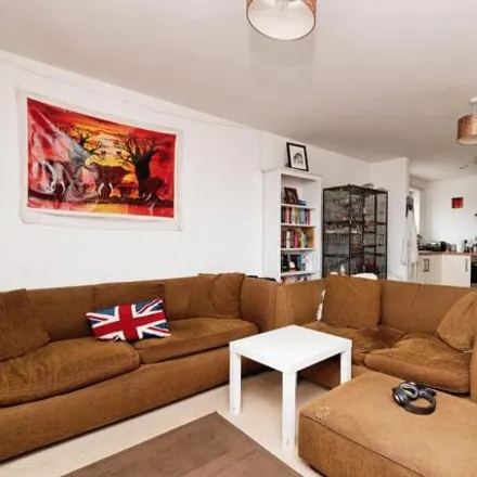 Image 1 - Marseille House, Overstone Court, Cardiff, CF10 5NU, United Kingdom - Apartment for sale