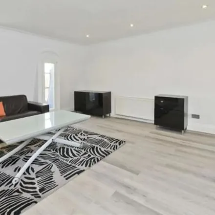 Image 3 - 11 Wetherby Mews, London, SW5 0AG, United Kingdom - Apartment for rent