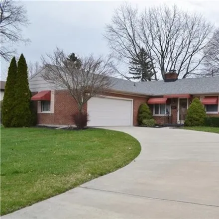 Buy this 3 bed house on 2726 Balsam Drive in Springfield, OH 45503
