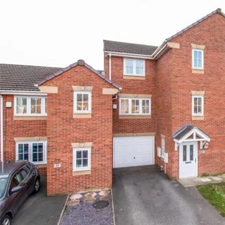 Buy this 4 bed townhouse on 11 Waterford Place in Whitwood, WF6 1RJ