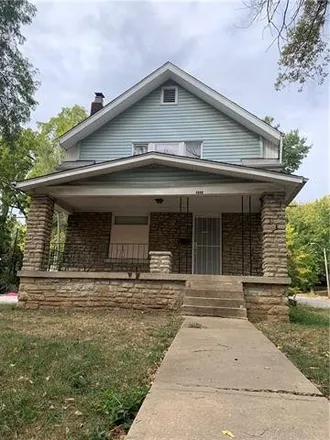 Image 2 - 5600 Garfield Avenue, Kansas City, MO 64130, USA - House for sale