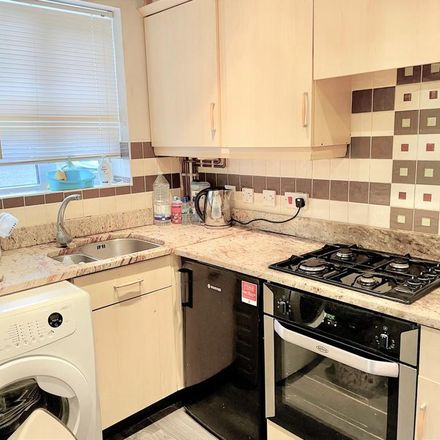 Rent this 2 bed apartment on Wroxham Way in London, IG6 2GL