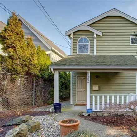 Buy this 3 bed house on 822 20th Avenue in Seattle, WA 98122