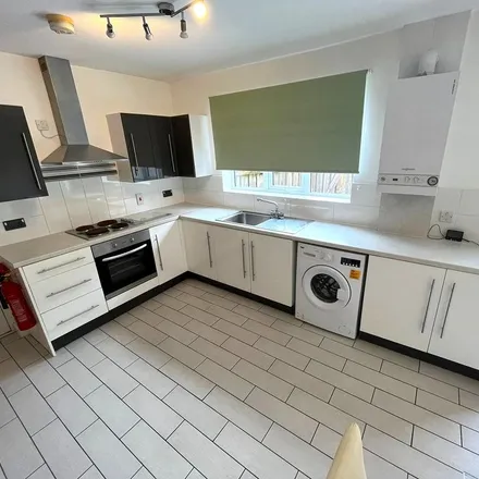 Rent this 2 bed house on 97 Beeston Road in Nottingham, NG7 2JQ