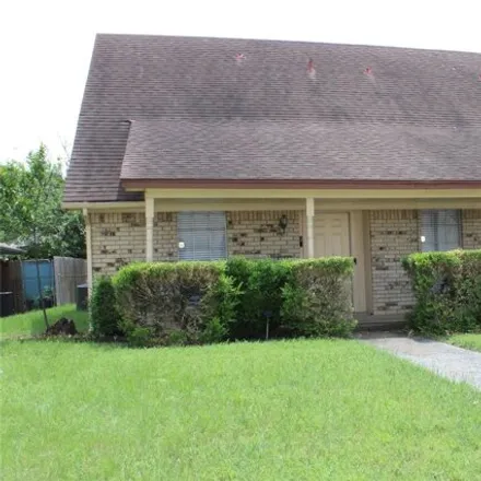Rent this 3 bed house on 714 Skyline Drive in Duncanville, TX 75116