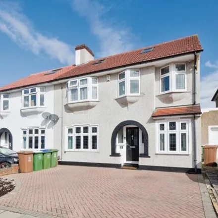 Buy this 5 bed duplex on 26 Cranbrook Road in London, DA7 5EY