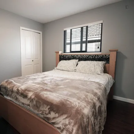 Rent this 5 bed room on East 58th Avenue in Vancouver, BC