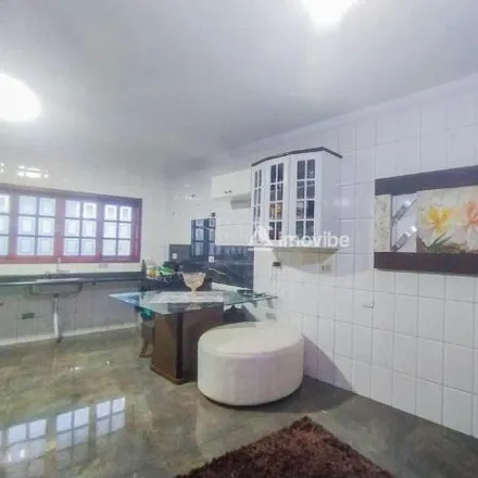 Buy this 3 bed house on Rua Ângelo Olivieri in Vila Amorim, Americana - SP