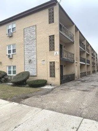 Buy this 1 bed condo on 6464-6468 North Northwest Highway in Chicago, IL 60631