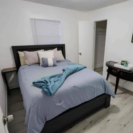 Rent this 1 bed room on 238 Carver Street West in Anastasia, Saint Augustine