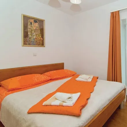 Rent this 3 bed house on 21312 Općina Podstrana