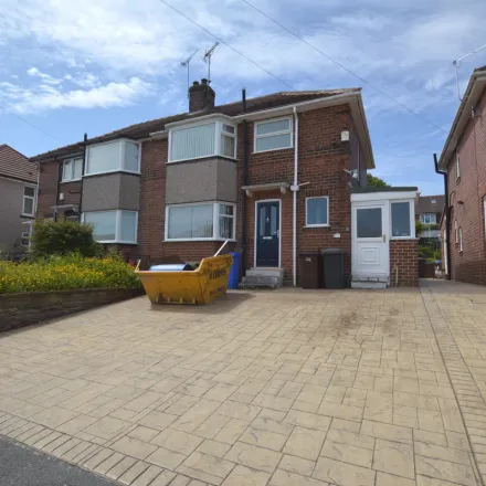 Rent this 3 bed duplex on Hopefield Avenue in Sheffield, S12 4XN