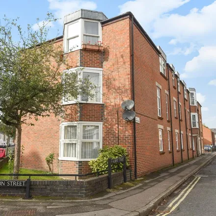 Rent this 4 bed apartment on Worcester College in Walton Street, Oxford