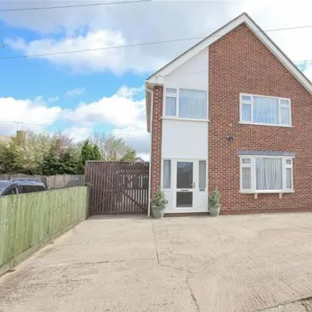 Buy this 3 bed house on Christopher Rawlins Church of England Voluntary Aided Primary School in Aynho Road, East Adderbury