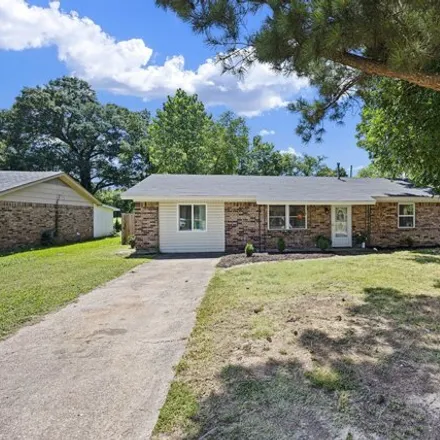 Buy this 3 bed house on 800 S Houston Ave in Russellville, Arkansas