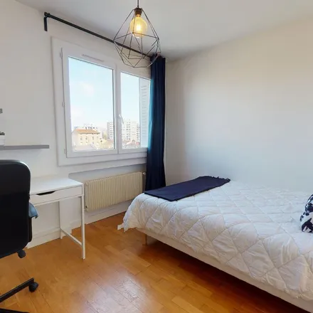 Rent this 3 bed apartment on 29 Rue Victor Basch in 69100 Villeurbanne, France