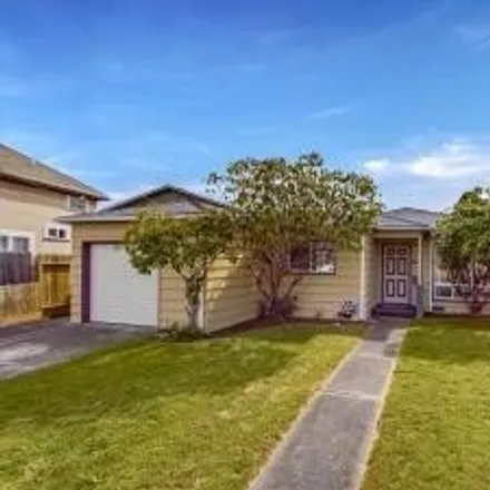 Buy this 2 bed house on 1557 S Street in Eureka, CA 95501