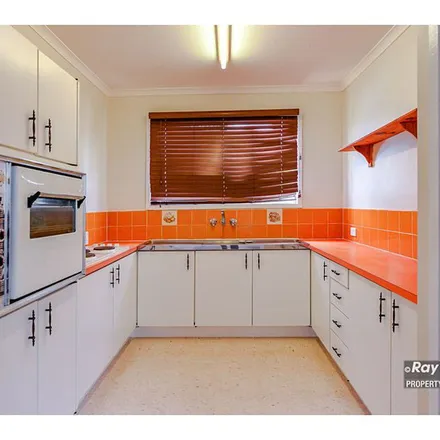 Image 2 - Hariette Street, Park Avenue QLD 4701, Australia - Apartment for rent