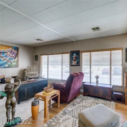 Image 5 - 4563 West Royal Club Way, Spring Valley, NV 89103, USA - Apartment for sale