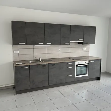 Rent this 3 bed apartment on Le Tassigny in Rue de Lattre de Tassigny, 67300 Schiltigheim