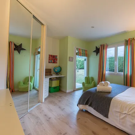 Rent this 4 bed house on 74410 Saint-Jorioz