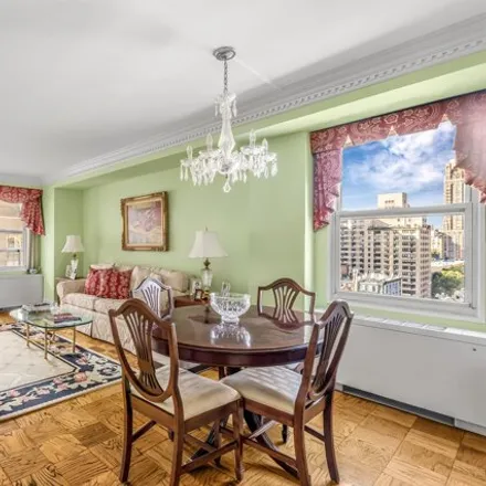 Image 1 - 363 East 76th Street, New York, NY 10021, USA - Apartment for sale