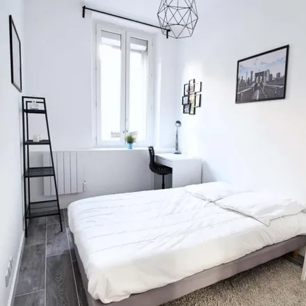 Rent this 3 bed room on 17 Rue Henri Juramy in 13004 Marseille, France