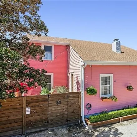 Buy this 3 bed house on 1012 Amelia Street in New Orleans, LA 70115