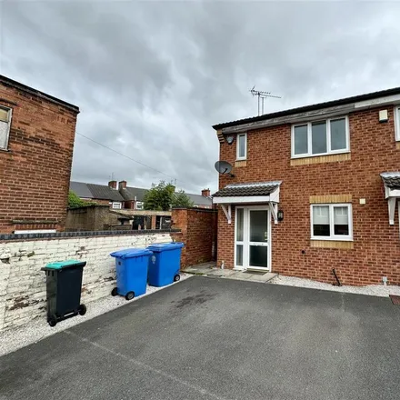 Rent this 2 bed house on Arundel Court in Mansfield Woodhouse, NG19 6BF