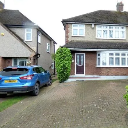 Buy this 3 bed duplex on Avon Road in London, RM14 1RG