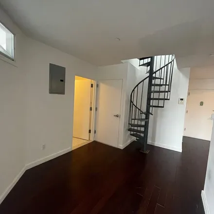 Image 4 - 213 Irving Avenue, New York, NY 11237, USA - Apartment for rent