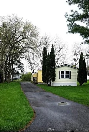 Buy this studio apartment on 10 Kay Circle in Village of Canastota, NY 13032