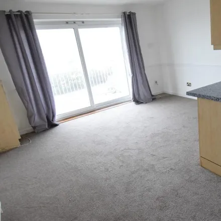 Image 2 - Saltaire, Sea Road, Wick, BH6 4BT, United Kingdom - Apartment for rent