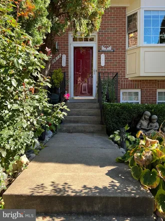 Image 1 - 5611 Hogenhill Terrace, Montgomery County, MD 20853, USA - Townhouse for sale