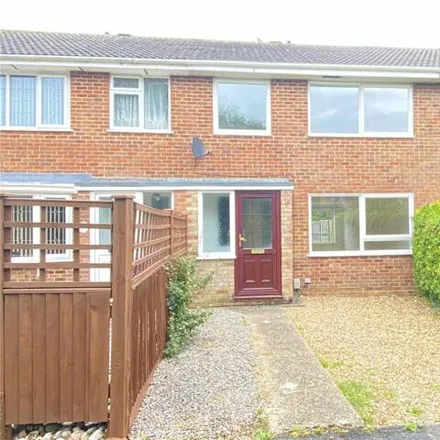 Buy this 3 bed townhouse on Porter Road in Basingstoke, RG22 4JS