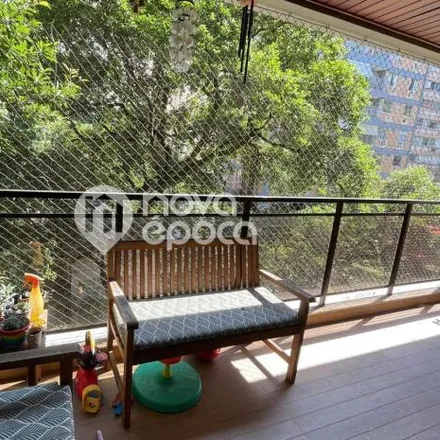 Buy this 3 bed apartment on Rua das Laranjeiras 192 in Laranjeiras, Rio de Janeiro - RJ
