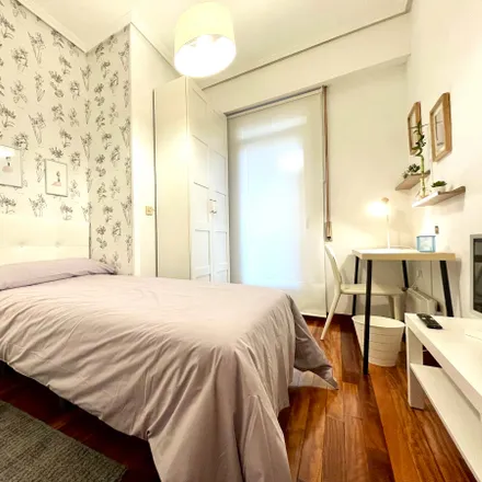 Rent this 1 bed room on Paseo Campo Volantín / Campo Volantin pasealekua in 33, 48007 Bilbao