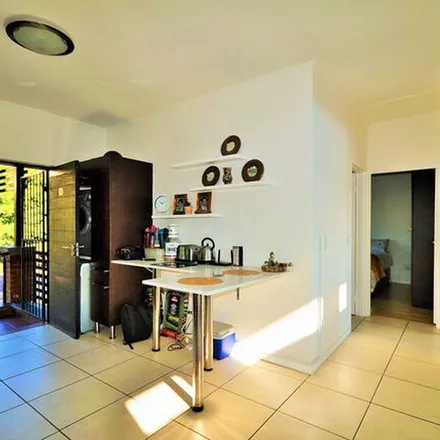 Image 2 - Comaro Street, Bassonia, Johannesburg, 2001, South Africa - Apartment for rent