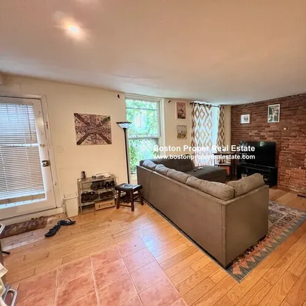 Rent this 2 bed duplex on 104 St Botolph St